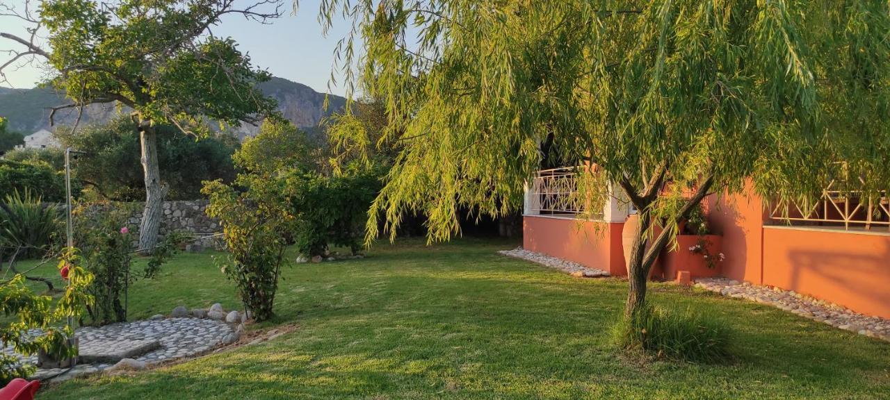 Villa Grecia เลียปาเดส ภายนอก รูปภาพ