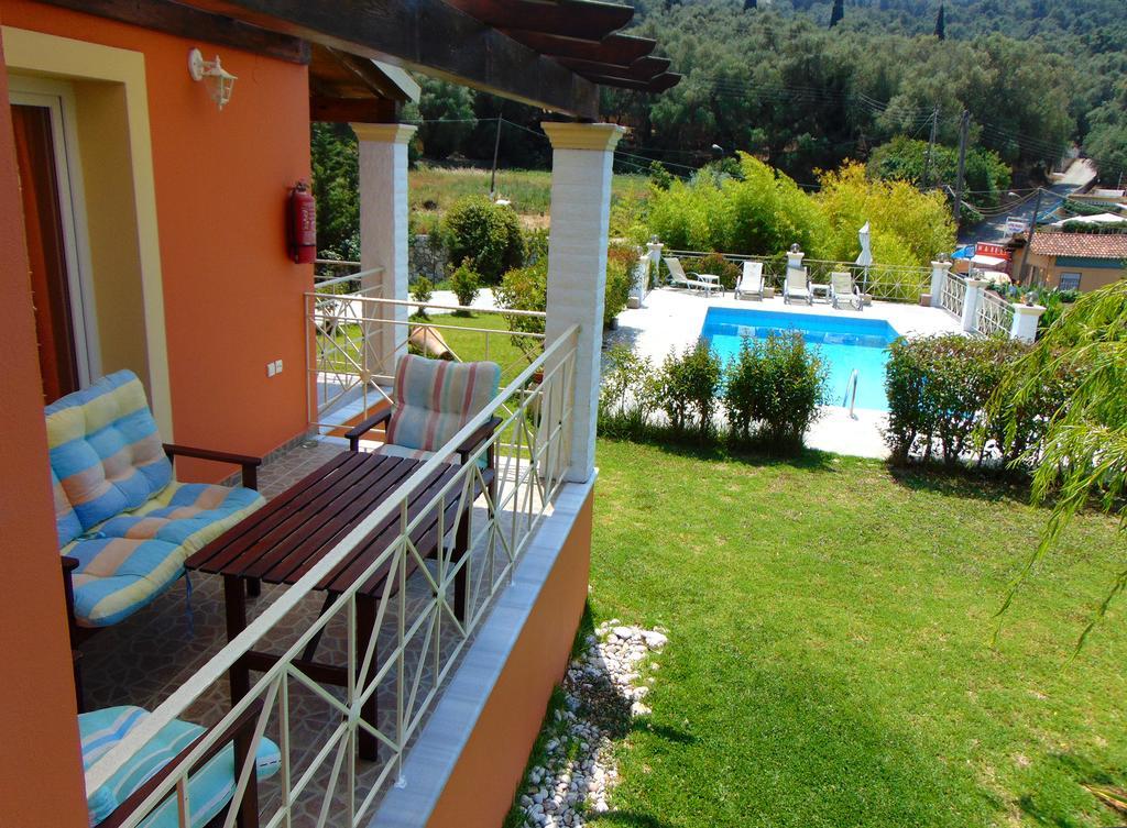 Villa Grecia เลียปาเดส ภายนอก รูปภาพ